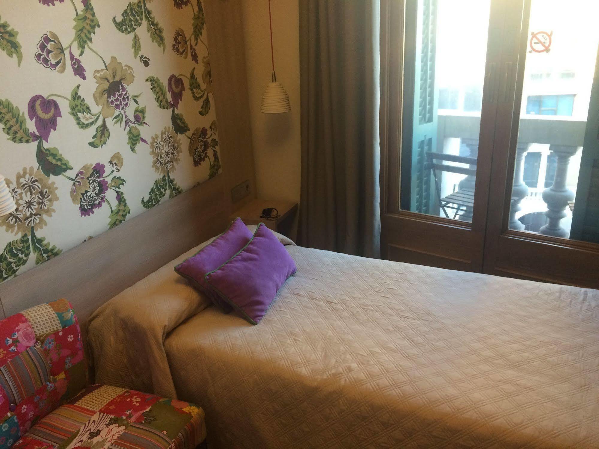 호텔 히네브라 바르셀로나 외부 사진