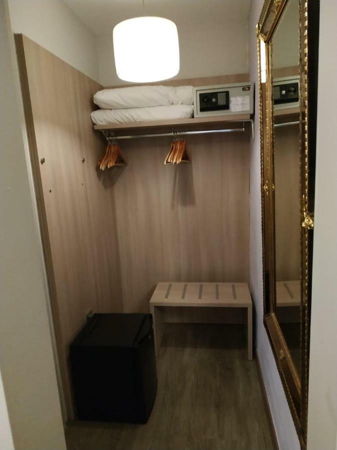 호텔 히네브라 바르셀로나 외부 사진
